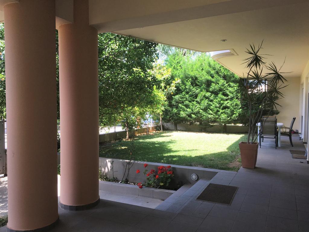Rose Garden Lägenhet Kalamata Exteriör bild